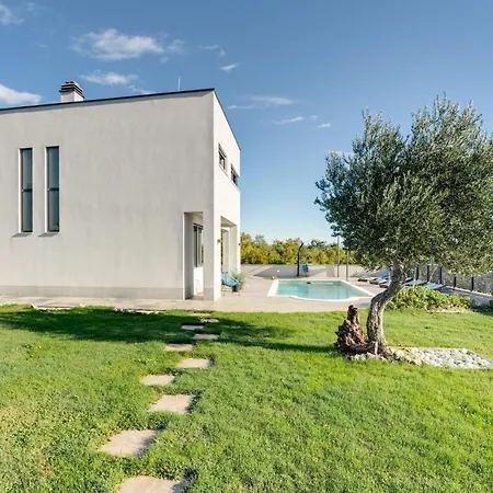 View Mit Blick Auf Wasser By Interhome