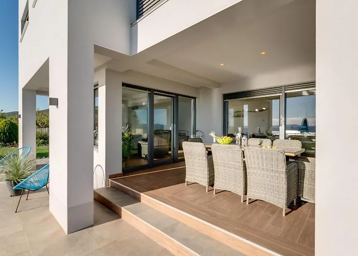 Vikendica View Mit Blick Auf Wasser By Interhome *