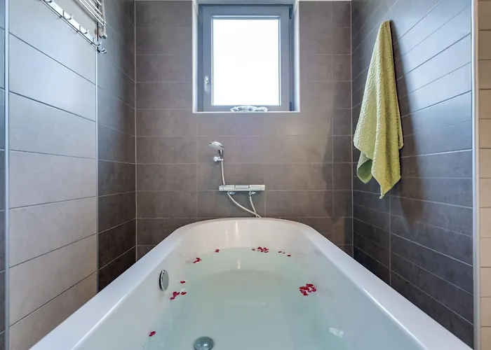 View Mit Blick Auf Wasser By Interhome Vikendica