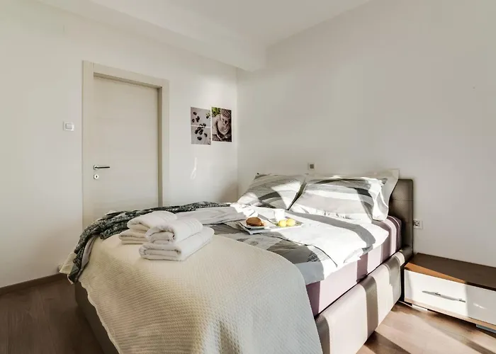 Vikendica View Mit Blick Auf Wasser By Interhome *